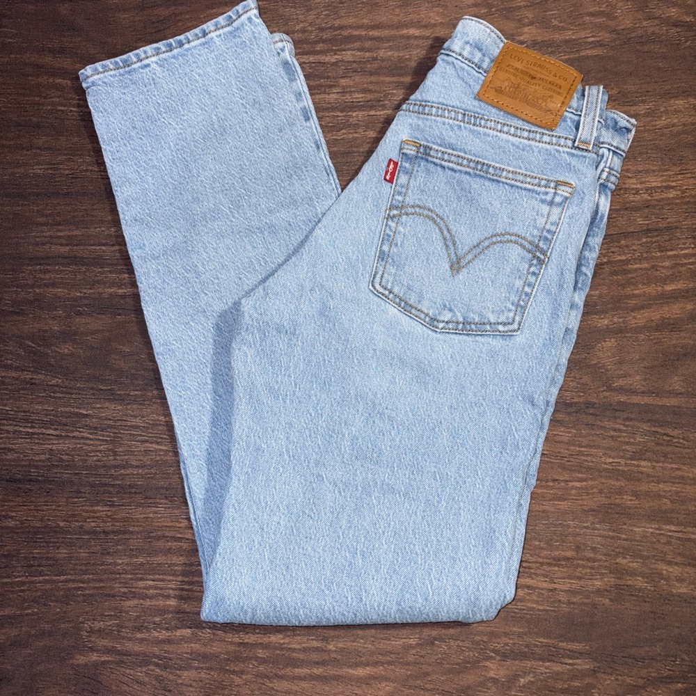 Levi's Premium Wedgie Straight Women's 25 Light Wash Denim Blue Jean Pants
